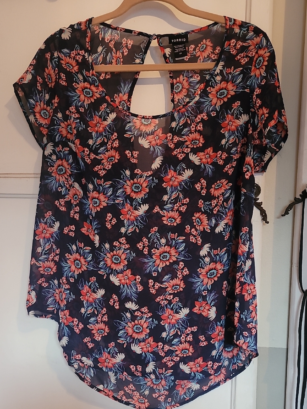 torrid Black Floral Keyhole Short-Sleeve Blouse